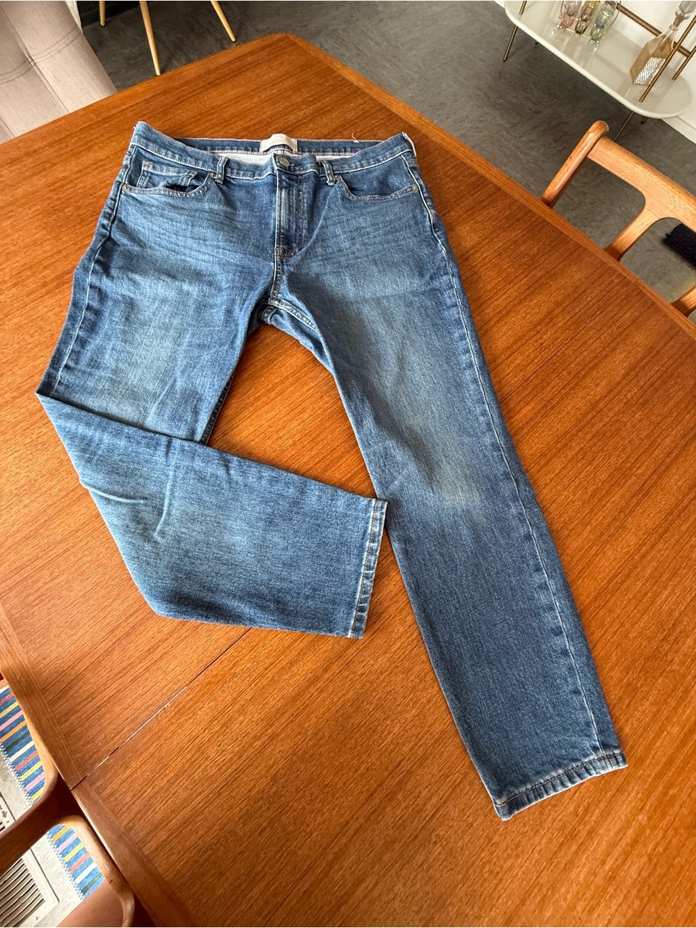 Everlane Women’s Ankle-Length Jeans in Medium Blue Denim